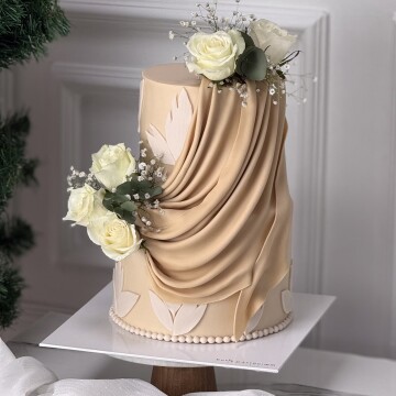 Drapeli Özel Tasarım Nişan Pastası