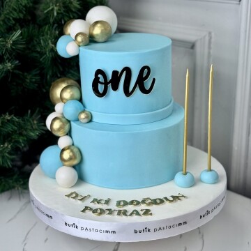 Erkek Çocuk Bir Yaş Pastası