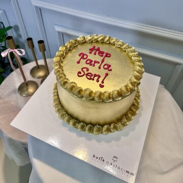 Gold Tasarımlı Yazılı Pasta