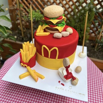 Hamburger Patatesli Tasarım Pasta