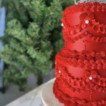 Kırmızı Vintage Taçlı Pasta