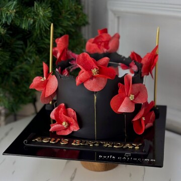 Kırmızı Wafer Paper Çiçek Detaylı Aynalı Selfie Pasta