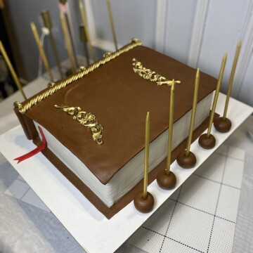 Kitap Şeklinde Tasarım Pasta