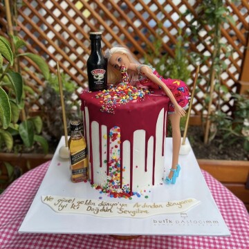 Komik Tasarımlı Pasta