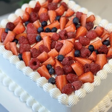 Kremalı Taze Meyveli Pasta