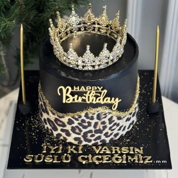 Leoparlı Taçlı Pasta