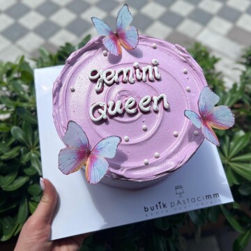 Lila Konsept Kelebekli Yazılı Pasta