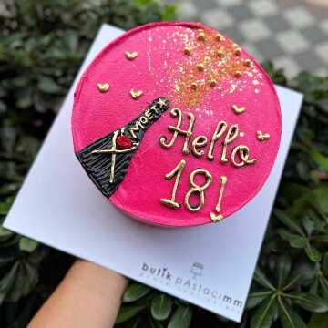 Moet Şişe Çizimli Yazılı Pasta