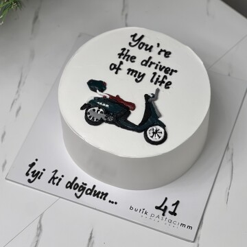 Motor Çizimli Yazılı Pasta