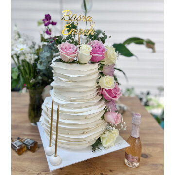 Orjinal Gül Detaylı Tasarım Pasta