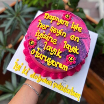 Papatya Detaylı Yazılı Pasta