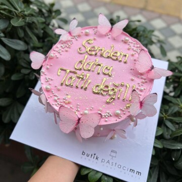 Pembe Kelebekli Yazılı Pasta