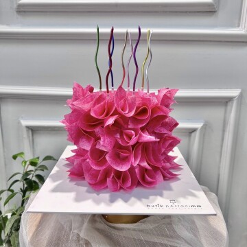 Pembe Wafer Paper Dizaynlı Pasta