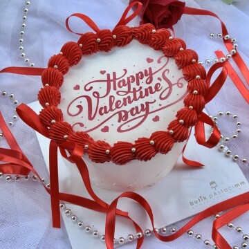 Sevgililer Gününe Özel Sürprizli Yanan Pasta