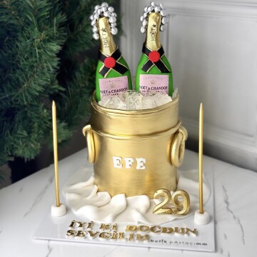 Şişe Tasarımlı Pasta