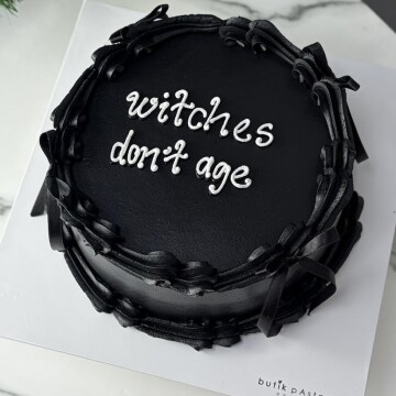 Siyah Kurdeleli Pasta