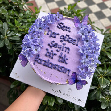 Sümbül Çiçekli Yazılı Pasta