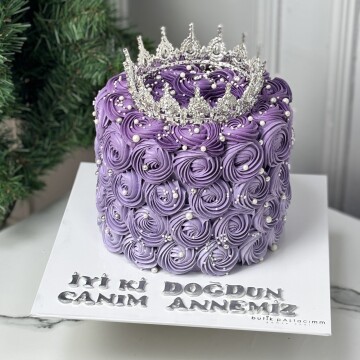 Taçlı Mor Tasarım Pasta