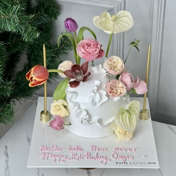 Trend Karışık Çiçekli Tasarım Pasta (Beyaz)