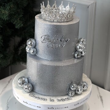 Üfleyince Etrafa Sim Saçılan Silver Taçlı Disco Toplu İki Katlı Pasta (Simli Pasta Üfleme)