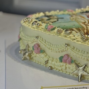 Vintage Resim Baskılı Pasta