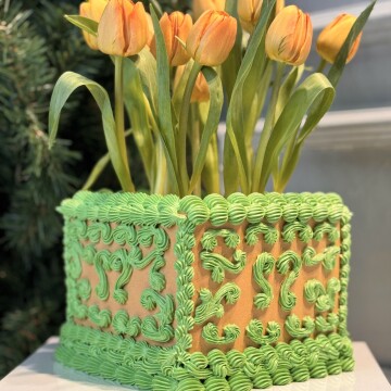 Zarif Lale Çiçek Sepeti Kremalı Pasta